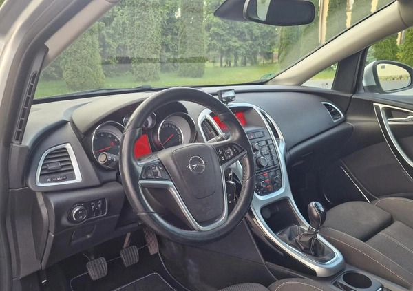 Opel Astra cena 25999 przebieg: 147200, rok produkcji 2011 z Górzno małe 379
